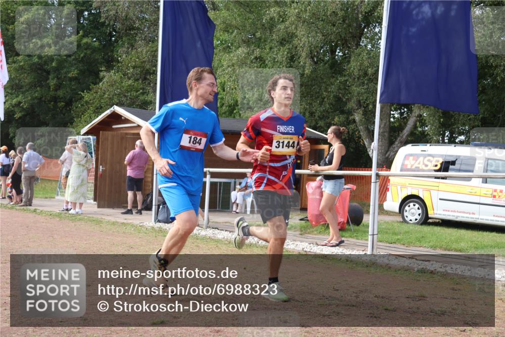 08.09.2024 - Airport Race Strokosch-Dieckow http://msf.ph/oto/6988323 08.09.2024 12:31:45 Ziel 98, 184, 385, 996, 1151, 1167, 3144 meine-sportfotos.de