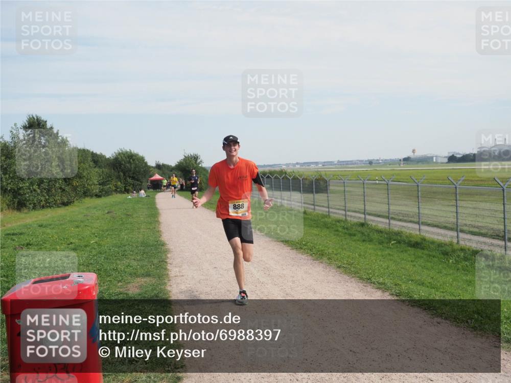 08.09.2024 - Airport Race Miley Keyser http://msf.ph/oto/6988397 08.09.2024 12:01:26 Laufen OLYMPUS, DIGITAL, CAMERA meine-sportfotos.de