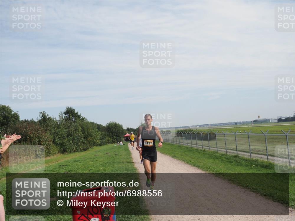 08.09.2024 - Airport Race Miley Keyser http://msf.ph/oto/6988556 08.09.2024 12:02:05 Laufen OLYMPUS, DIGITAL, CAMERA meine-sportfotos.de