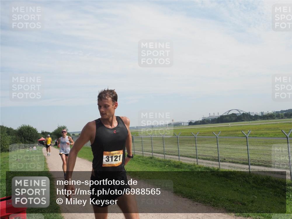 08.09.2024 - Airport Race Miley Keyser http://msf.ph/oto/6988565 08.09.2024 12:02:06 Laufen OLYMPUS, DIGITAL, CAMERA meine-sportfotos.de