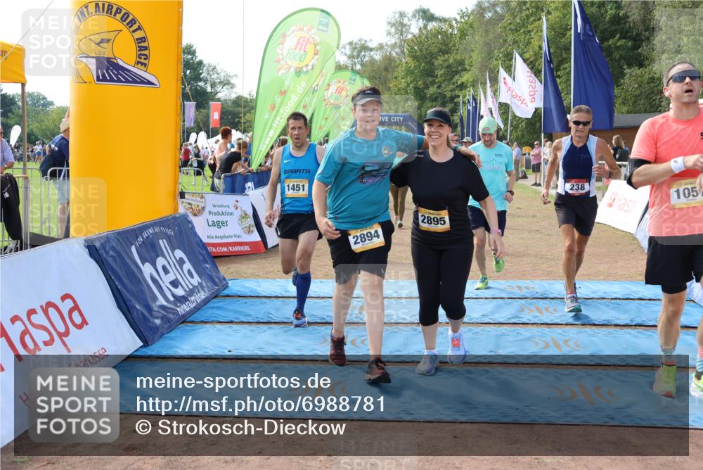 08.09.2024 - Airport Race Strokosch-Dieckow http://msf.ph/oto/6988781 08.09.2024 12:22:42 Ziel 165, 232, 238, 311, 315, 411, 1057, 1124, 1451, 1479, 2761, 2894, 2895, 3008, 3038 meine-sportfotos.de