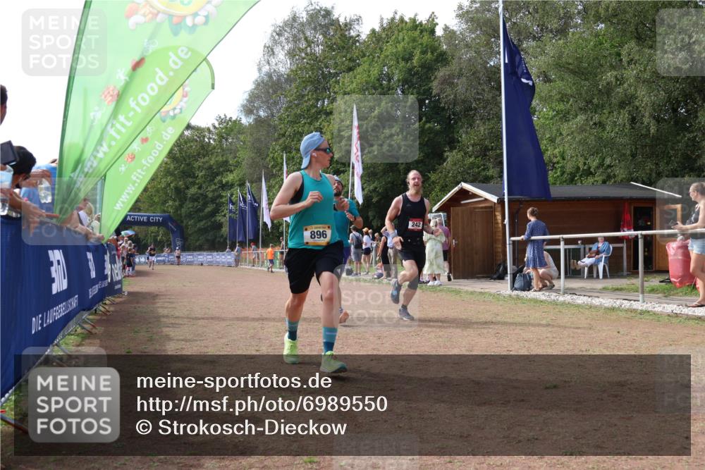 08.09.2024 - Airport Race Strokosch-Dieckow http://msf.ph/oto/6989550 08.09.2024 12:32:44 Ziel 242, 896, 1386 meine-sportfotos.de