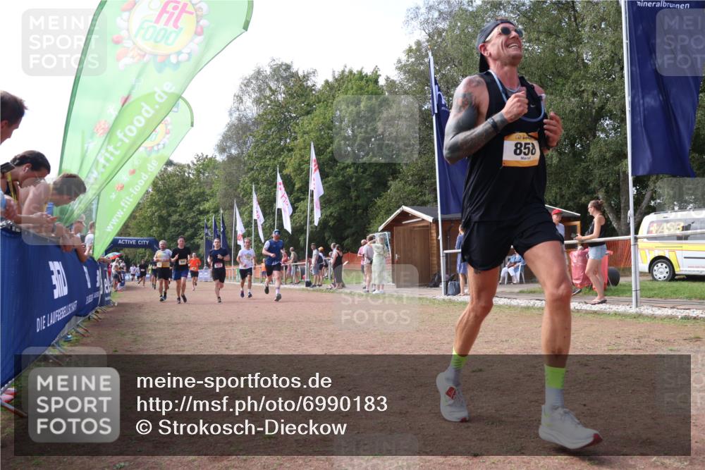 08.09.2024 - Airport Race Strokosch-Dieckow http://msf.ph/oto/6990183 08.09.2024 12:33:38 Ziel 251, 252, 253, 308, 579, 673, 858, 938, 940, 1043, 1134, 1302, 3124 meine-sportfotos.de