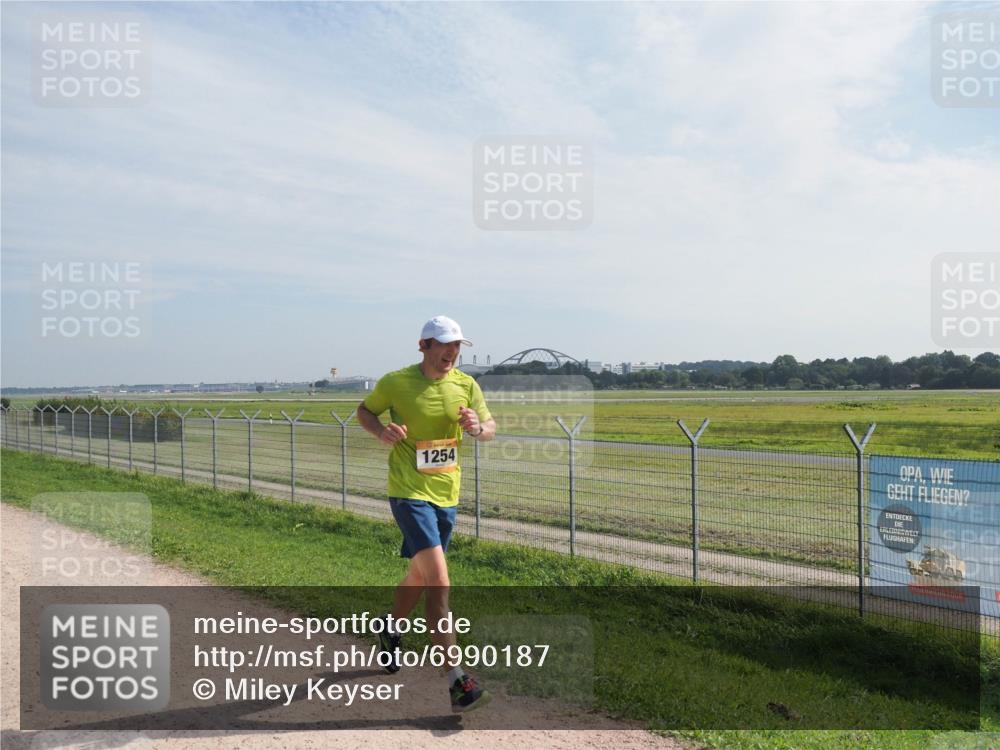 08.09.2024 - Airport Race Miley Keyser http://msf.ph/oto/6990187 08.09.2024 12:07:30 Laufen OLYMPUS, DIGITAL, CAMERA meine-sportfotos.de