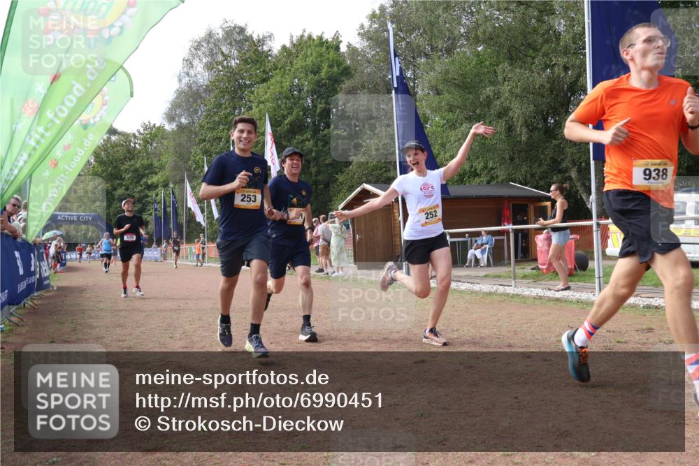 08.09.2024 - Airport Race Strokosch-Dieckow http://msf.ph/oto/6990451 08.09.2024 12:33:45 Ziel 193, 251, 252, 253, 330, 526, 576, 579, 938, 1043, 1102, 1134 meine-sportfotos.de