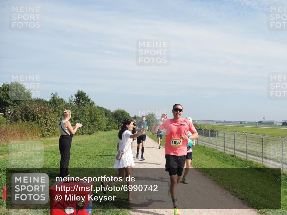 08.09.2024 - Airport Race Miley Keyser http://msf.ph/oto/6990742 08.09.2024 12:08:48 Laufen OLYMPUS, DIGITAL, CAMERA meine-sportfotos.de