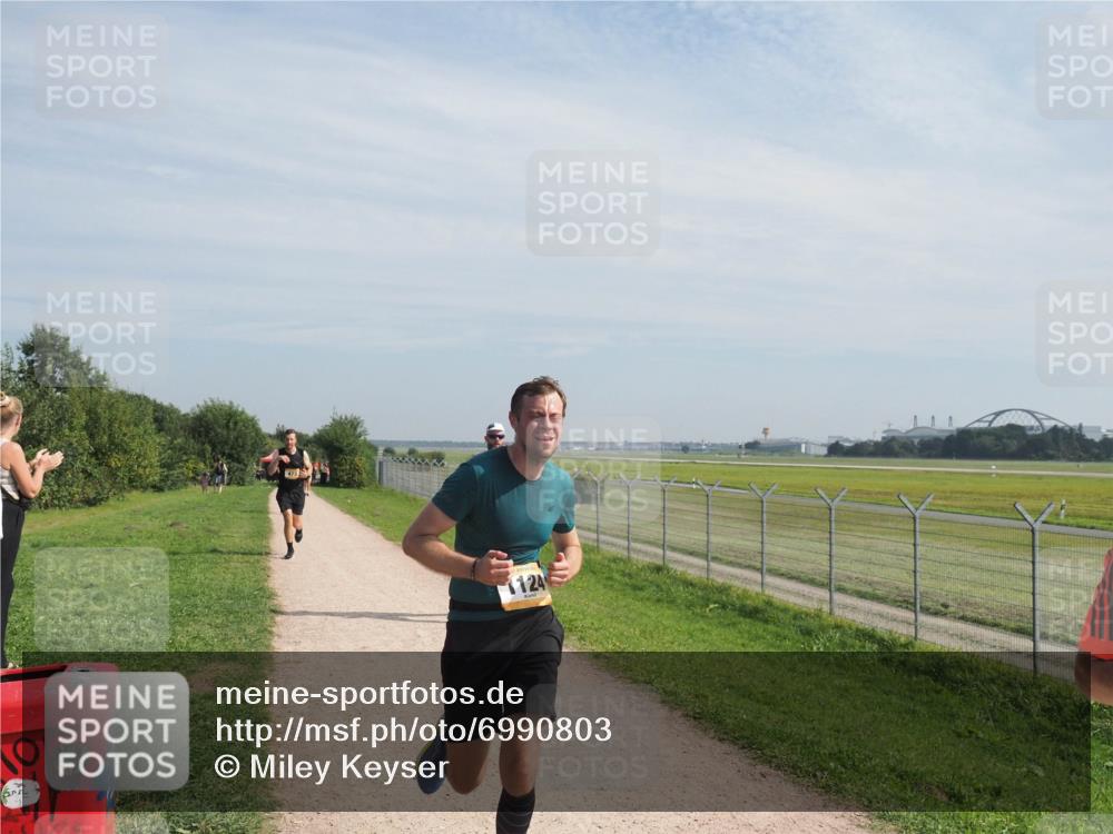 08.09.2024 - Airport Race Miley Keyser http://msf.ph/oto/6990803 08.09.2024 12:08:51 Laufen OLYMPUS, DIGITAL, CAMERA meine-sportfotos.de