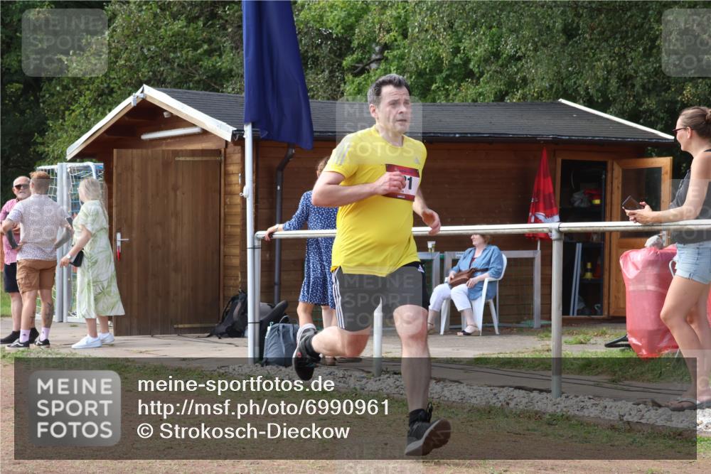 08.09.2024 - Airport Race Strokosch-Dieckow http://msf.ph/oto/6990961 08.09.2024 12:34:12 Ziel 104, 181, 407, 1161, 1264, 1527 meine-sportfotos.de