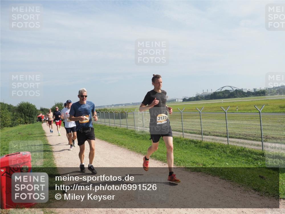 08.09.2024 - Airport Race Miley Keyser http://msf.ph/oto/6991526 08.09.2024 12:10:36 Laufen OLYMPUS, DIGITAL, CAMERA meine-sportfotos.de