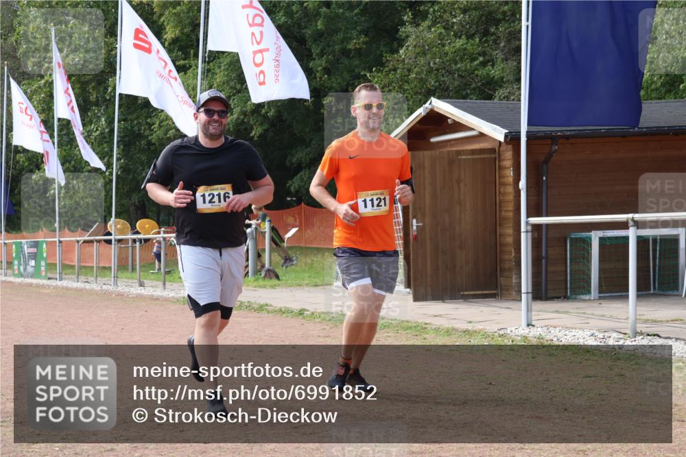 08.09.2024 - Airport Race Strokosch-Dieckow http://msf.ph/oto/6991852 08.09.2024 13:08:41 Ziel 13, 1121, 1216 meine-sportfotos.de