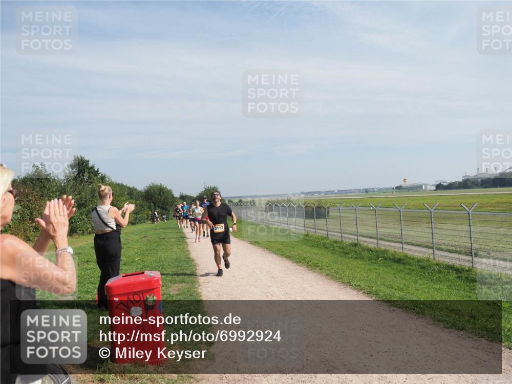 08.09.2024 - Airport Race Miley Keyser http://msf.ph/oto/6992924 08.09.2024 12:13:10 Laufen OLYMPUS, DIGITAL, CAMERA meine-sportfotos.de