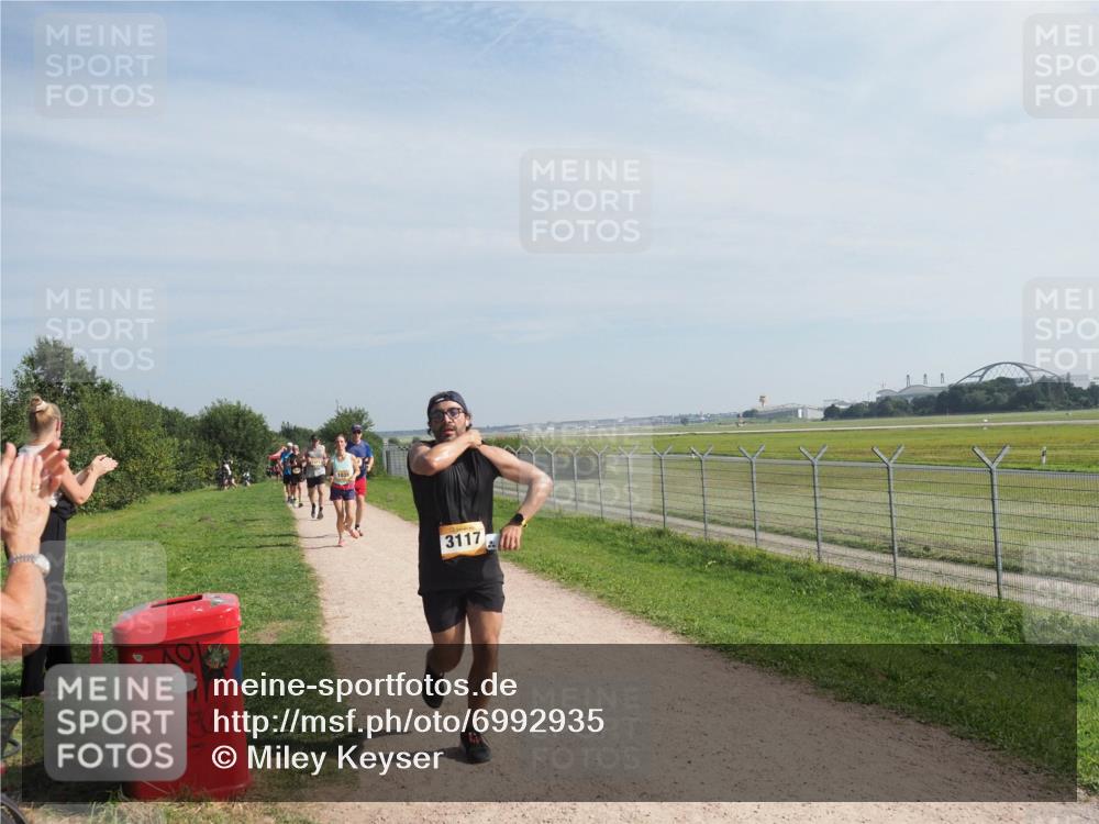 08.09.2024 - Airport Race Miley Keyser http://msf.ph/oto/6992935 08.09.2024 12:13:12 Laufen OLYMPUS, DIGITAL, CAMERA meine-sportfotos.de