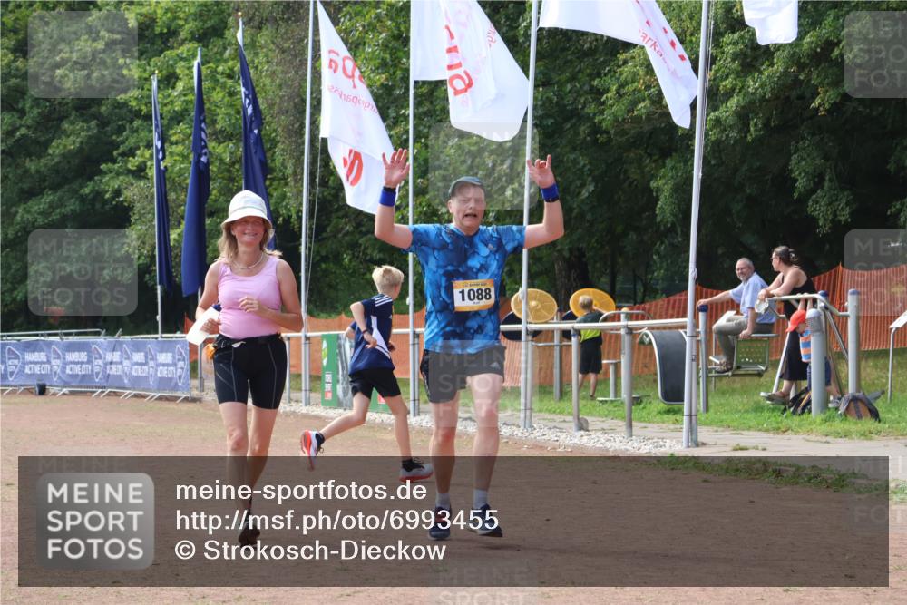 08.09.2024 - Airport Race Strokosch-Dieckow http://msf.ph/oto/6993455 08.09.2024 13:12:38 Ziel 977, 1088 meine-sportfotos.de