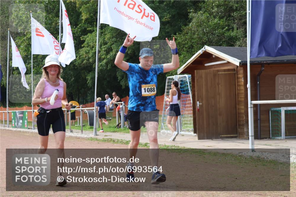 08.09.2024 - Airport Race Strokosch-Dieckow http://msf.ph/oto/6993564 08.09.2024 13:12:40 Ziel 977, 1088 meine-sportfotos.de