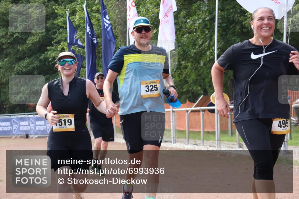 08.09.2024 - Airport Race Strokosch-Dieckow http://msf.ph/oto/6993936 08.09.2024 13:14:31 Ziel 325, 495, 1519 meine-sportfotos.de