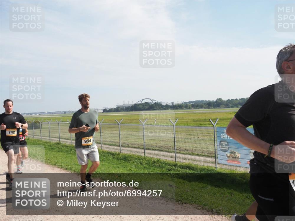 08.09.2024 - Airport Race Miley Keyser http://msf.ph/oto/6994257 08.09.2024 12:15:05 Laufen OLYMPUS, DIGITAL, CAMERA meine-sportfotos.de