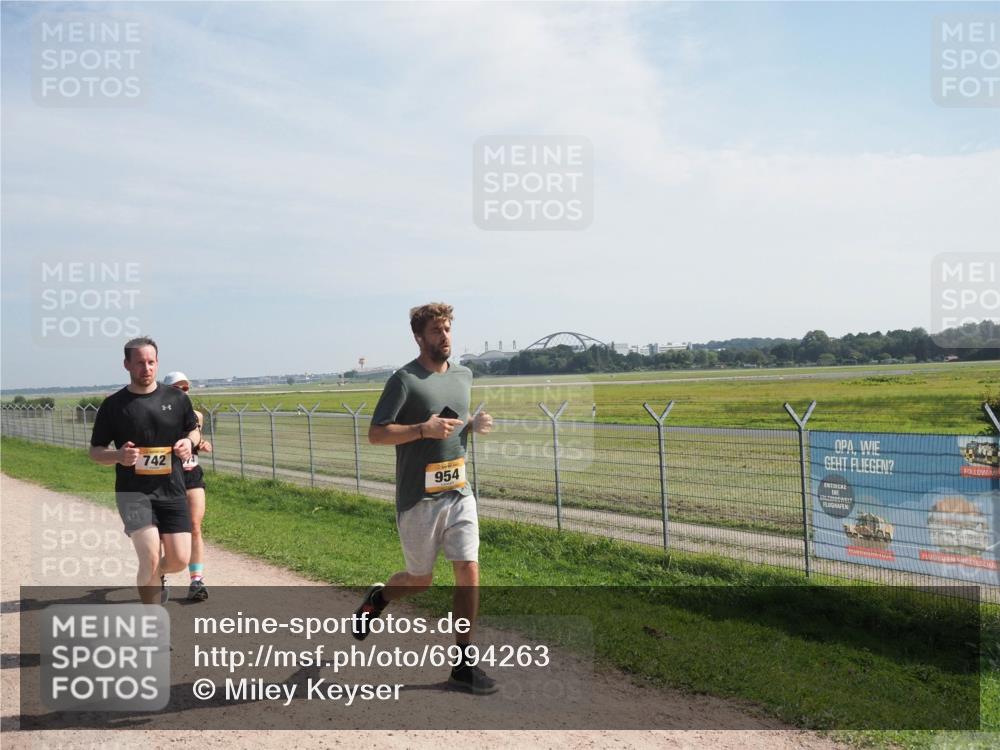 08.09.2024 - Airport Race Miley Keyser http://msf.ph/oto/6994263 08.09.2024 12:15:06 Laufen OLYMPUS, DIGITAL, CAMERA meine-sportfotos.de