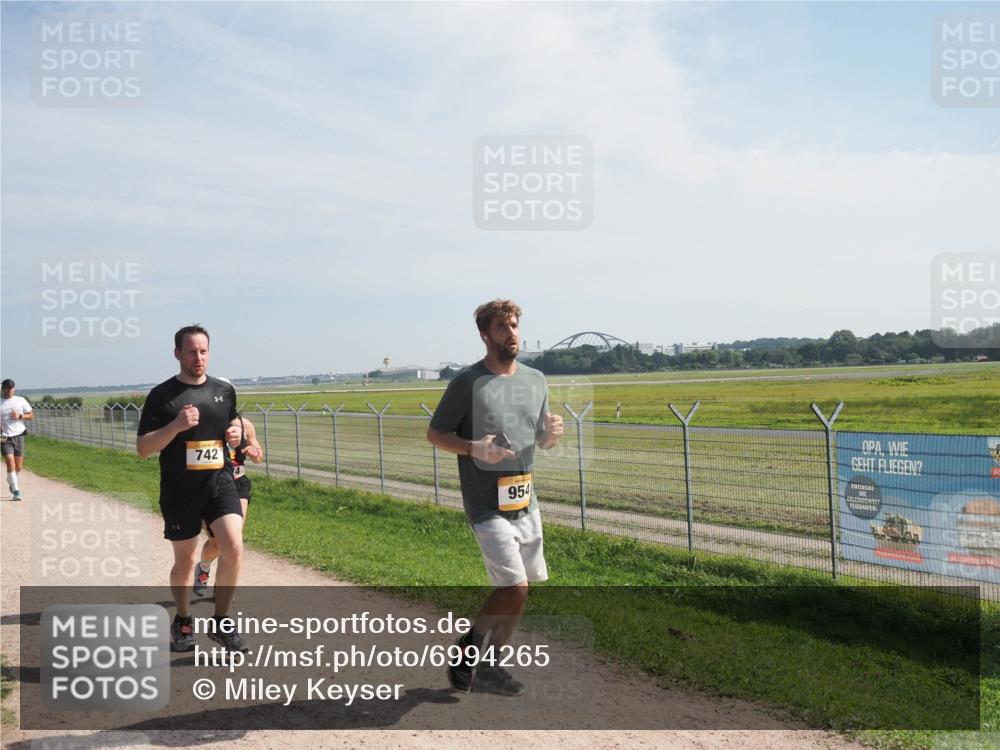 08.09.2024 - Airport Race Miley Keyser http://msf.ph/oto/6994265 08.09.2024 12:15:06 Laufen OLYMPUS, DIGITAL, CAMERA meine-sportfotos.de