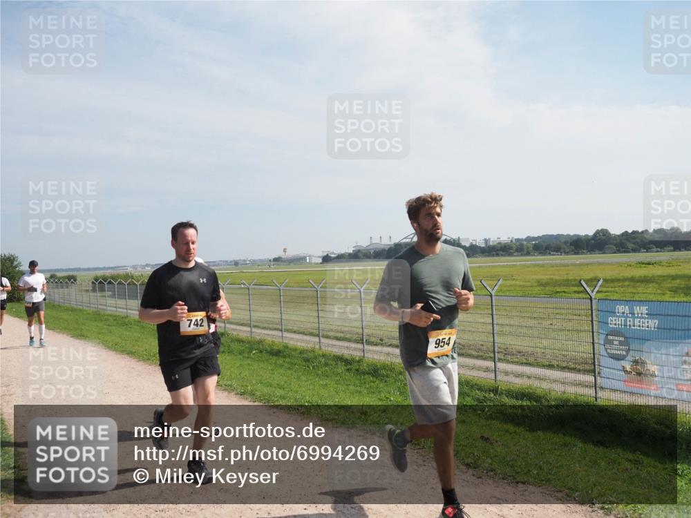 08.09.2024 - Airport Race Miley Keyser http://msf.ph/oto/6994269 08.09.2024 12:15:06 Laufen OLYMPUS, DIGITAL, CAMERA meine-sportfotos.de
