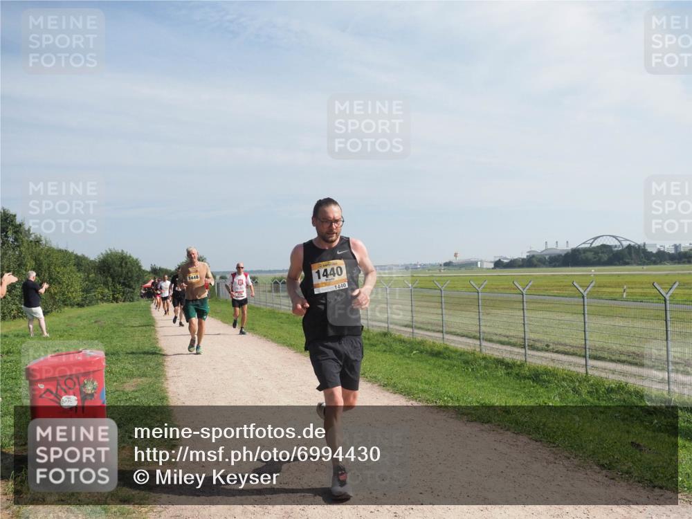 08.09.2024 - Airport Race Miley Keyser http://msf.ph/oto/6994430 08.09.2024 12:15:22 Laufen OLYMPUS, DIGITAL, CAMERA meine-sportfotos.de