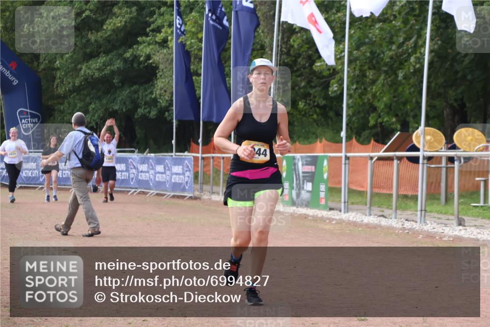 08.09.2024 - Airport Race Strokosch-Dieckow http://msf.ph/oto/6994827 08.09.2024 13:15:57 Ziel 1044, 1048 meine-sportfotos.de