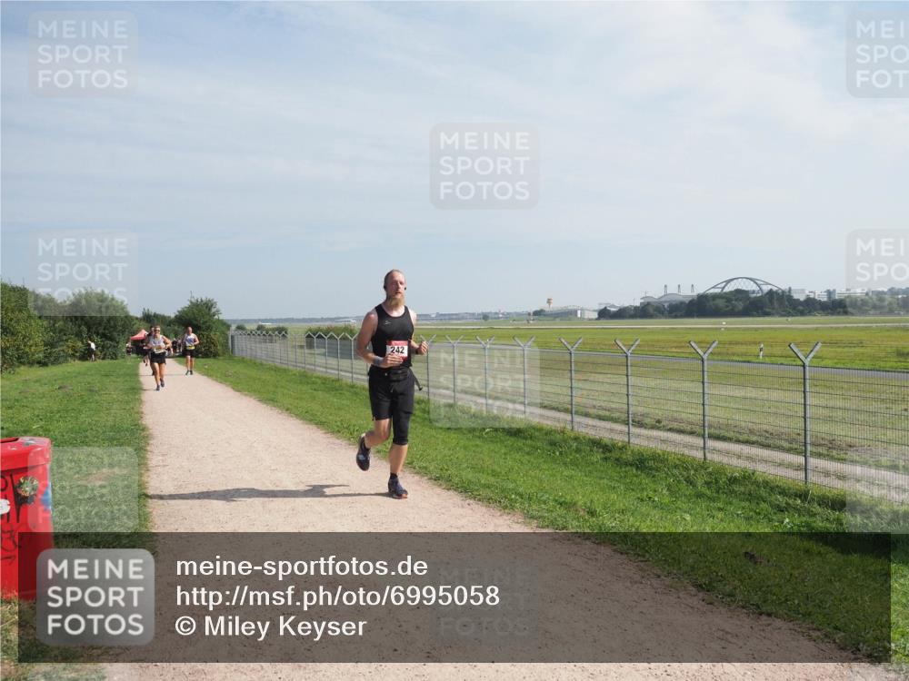 08.09.2024 - Airport Race Miley Keyser http://msf.ph/oto/6995058 08.09.2024 12:16:21 Laufen OLYMPUS, DIGITAL, CAMERA meine-sportfotos.de