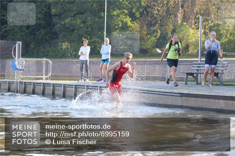 08.09.2024 - Stadtparktriathlon Luisa Fischer http://msf.ph/oto/6995159 08.09.2024 08:43:41 Schwimmen 8 meine-sportfotos.de