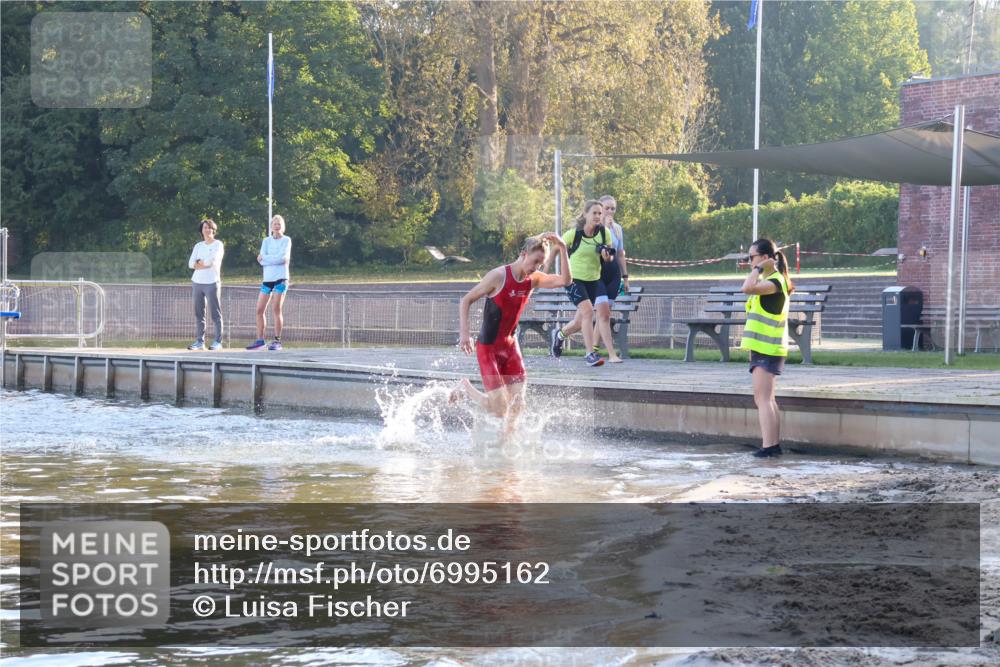 08.09.2024 - Stadtparktriathlon Luisa Fischer http://msf.ph/oto/6995162 08.09.2024 08:43:42 Schwimmen 8 meine-sportfotos.de