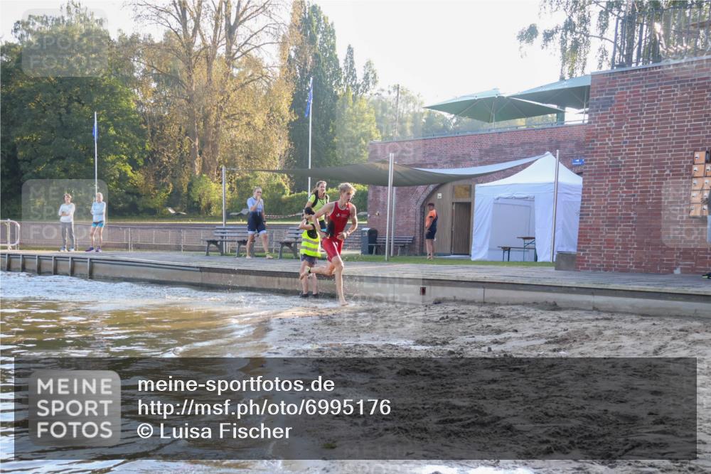 08.09.2024 - Stadtparktriathlon Luisa Fischer http://msf.ph/oto/6995176 08.09.2024 08:43:43 Schwimmen 8 meine-sportfotos.de