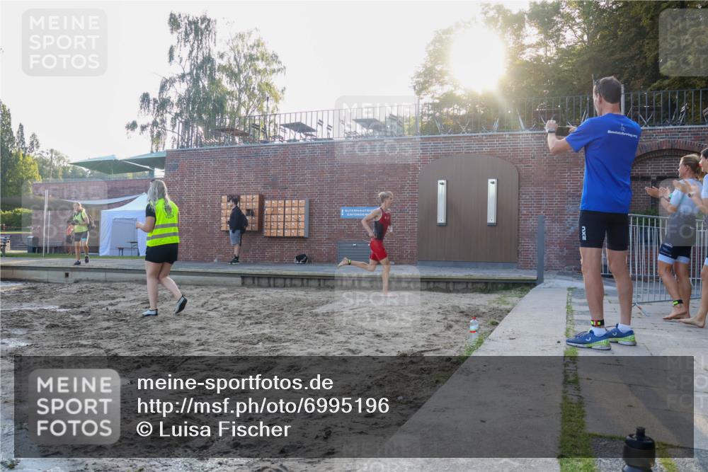 08.09.2024 - Stadtparktriathlon Luisa Fischer http://msf.ph/oto/6995196 08.09.2024 08:43:45 Schwimmen 8, 13 meine-sportfotos.de