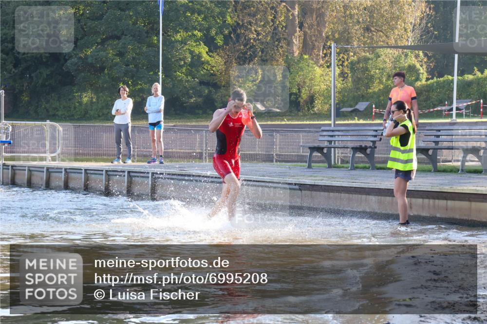 08.09.2024 - Stadtparktriathlon Luisa Fischer http://msf.ph/oto/6995208 08.09.2024 08:43:54 Schwimmen 13 meine-sportfotos.de
