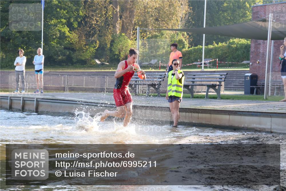 08.09.2024 - Stadtparktriathlon Luisa Fischer http://msf.ph/oto/6995211 08.09.2024 08:43:54 Schwimmen 13 meine-sportfotos.de