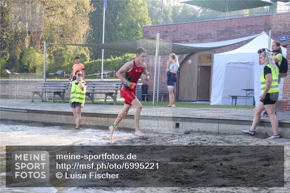 08.09.2024 - Stadtparktriathlon Luisa Fischer http://msf.ph/oto/6995221 08.09.2024 08:43:55 Schwimmen 13 meine-sportfotos.de