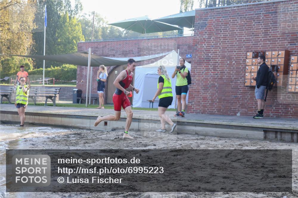 08.09.2024 - Stadtparktriathlon Luisa Fischer http://msf.ph/oto/6995223 08.09.2024 08:43:56 Schwimmen 13 meine-sportfotos.de