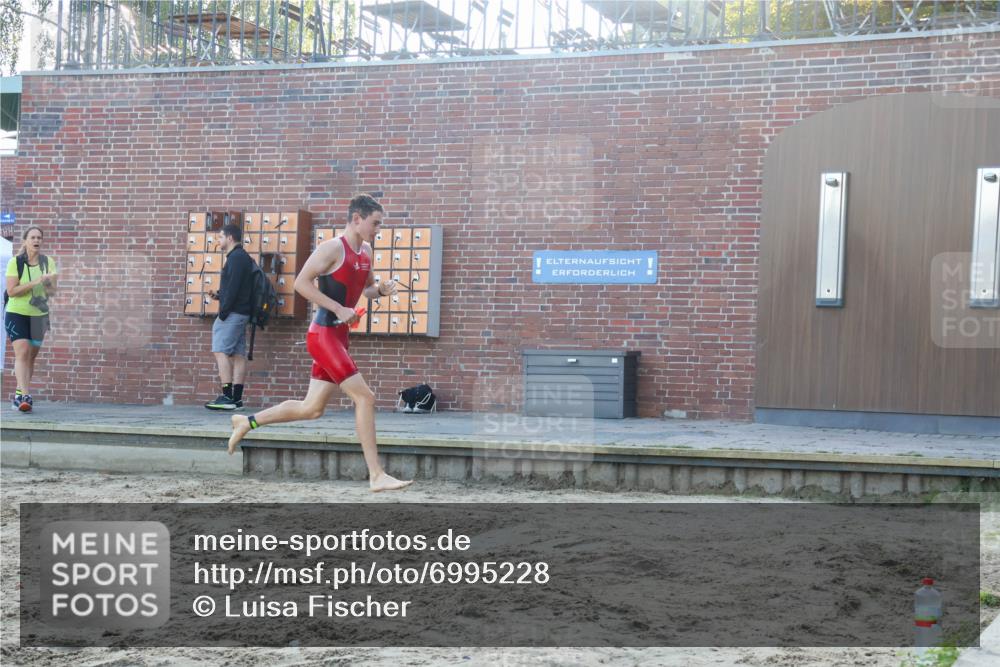 08.09.2024 - Stadtparktriathlon Luisa Fischer http://msf.ph/oto/6995228 08.09.2024 08:43:57 Schwimmen 13 meine-sportfotos.de
