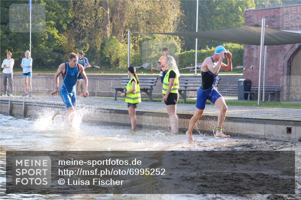 08.09.2024 - Stadtparktriathlon Luisa Fischer http://msf.ph/oto/6995252 08.09.2024 08:44:14 Schwimmen 7, 10 meine-sportfotos.de