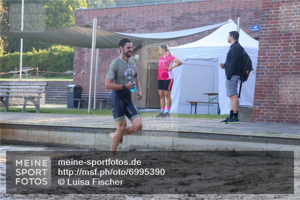 08.09.2024 - Stadtparktriathlon Luisa Fischer http://msf.ph/oto/6995390 08.09.2024 08:45:23 Schwimmen 17, 53 meine-sportfotos.de