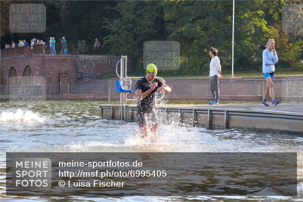 08.09.2024 - Stadtparktriathlon Luisa Fischer http://msf.ph/oto/6995405 08.09.2024 08:45:27 Schwimmen 17, 53 meine-sportfotos.de