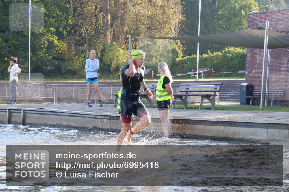 08.09.2024 - Stadtparktriathlon Luisa Fischer http://msf.ph/oto/6995418 08.09.2024 08:45:30 Schwimmen 11, 17 meine-sportfotos.de