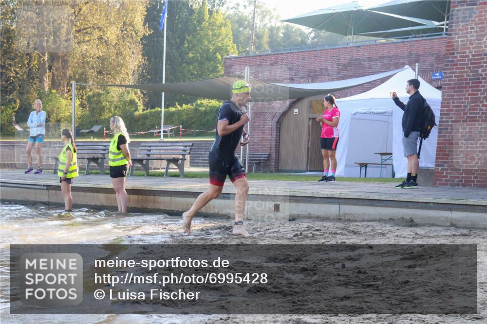 08.09.2024 - Stadtparktriathlon Luisa Fischer http://msf.ph/oto/6995428 08.09.2024 08:45:31 Schwimmen 11, 17, 49 meine-sportfotos.de