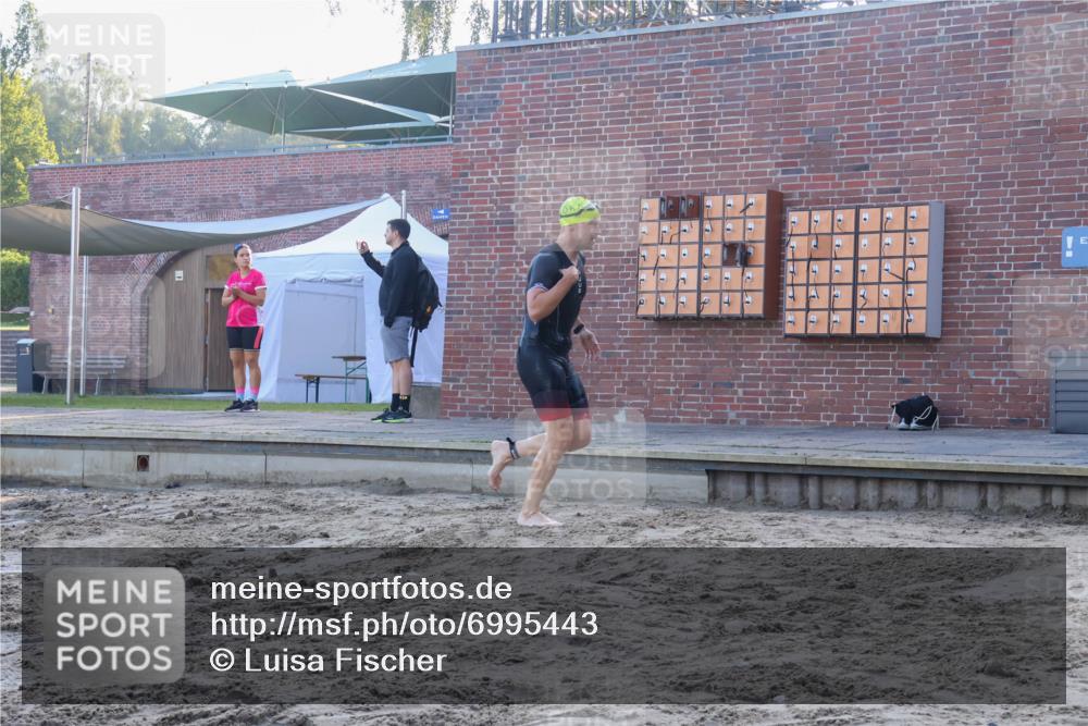 08.09.2024 - Stadtparktriathlon Luisa Fischer http://msf.ph/oto/6995443 08.09.2024 08:45:32 Schwimmen 11, 17, 49, 75 meine-sportfotos.de