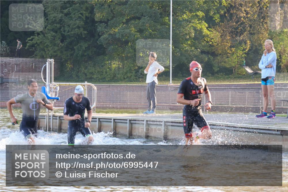 08.09.2024 - Stadtparktriathlon Luisa Fischer http://msf.ph/oto/6995447 08.09.2024 08:45:37 Schwimmen 11, 17, 49, 75 meine-sportfotos.de