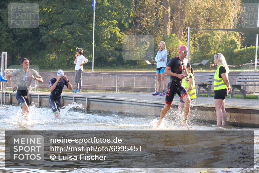 08.09.2024 - Stadtparktriathlon Luisa Fischer http://msf.ph/oto/6995451 08.09.2024 08:45:38 Schwimmen 11, 17, 49, 75 meine-sportfotos.de