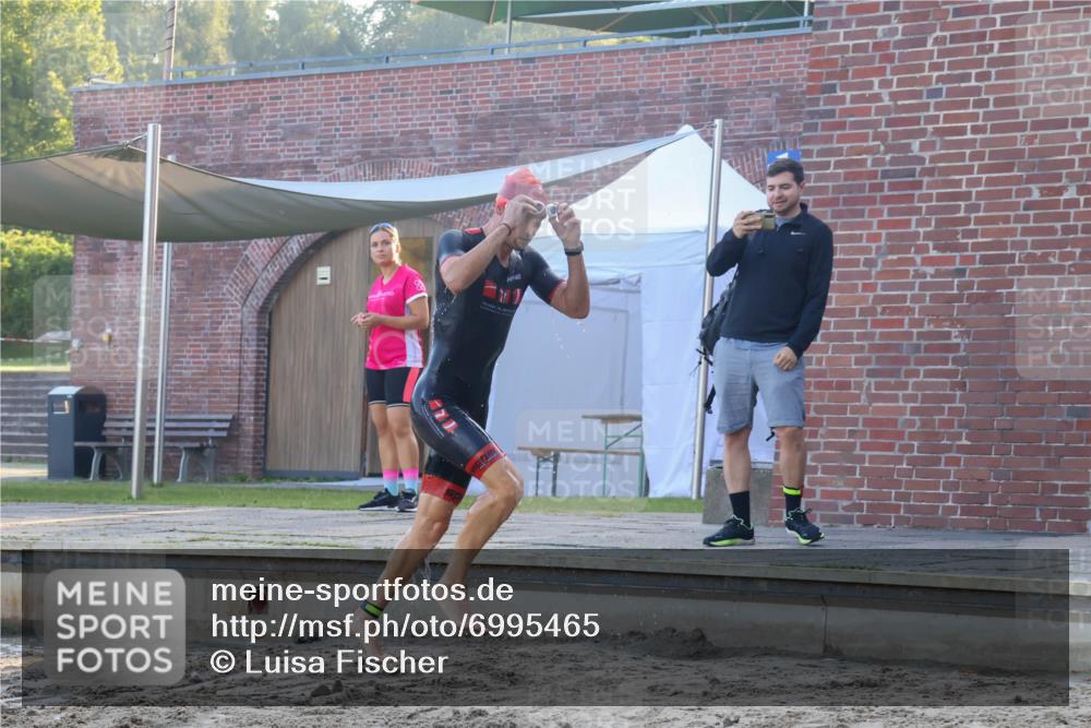 08.09.2024 - Stadtparktriathlon Luisa Fischer http://msf.ph/oto/6995465 08.09.2024 08:45:40 Schwimmen 11, 49, 59, 75 meine-sportfotos.de