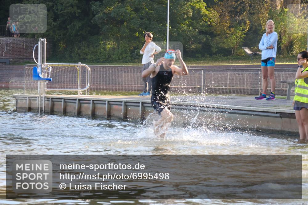 08.09.2024 - Stadtparktriathlon Luisa Fischer http://msf.ph/oto/6995498 08.09.2024 08:45:46 Schwimmen 49, 59, 75 meine-sportfotos.de