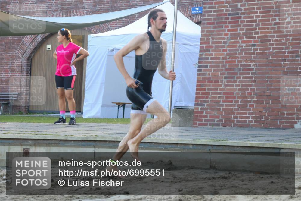 08.09.2024 - Stadtparktriathlon Luisa Fischer http://msf.ph/oto/6995551 08.09.2024 08:45:59 Schwimmen 5, 32, 51, 56 meine-sportfotos.de