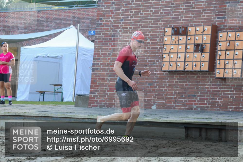 08.09.2024 - Stadtparktriathlon Luisa Fischer http://msf.ph/oto/6995692 08.09.2024 08:46:32 Schwimmen 22, 26, 34, 47, 71, 86 meine-sportfotos.de