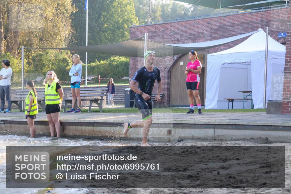 08.09.2024 - Stadtparktriathlon Luisa Fischer http://msf.ph/oto/6995761 08.09.2024 08:46:47 Schwimmen 19, 25, 26, 29, 33, 48, 50, 68, 77, 83, 86 meine-sportfotos.de