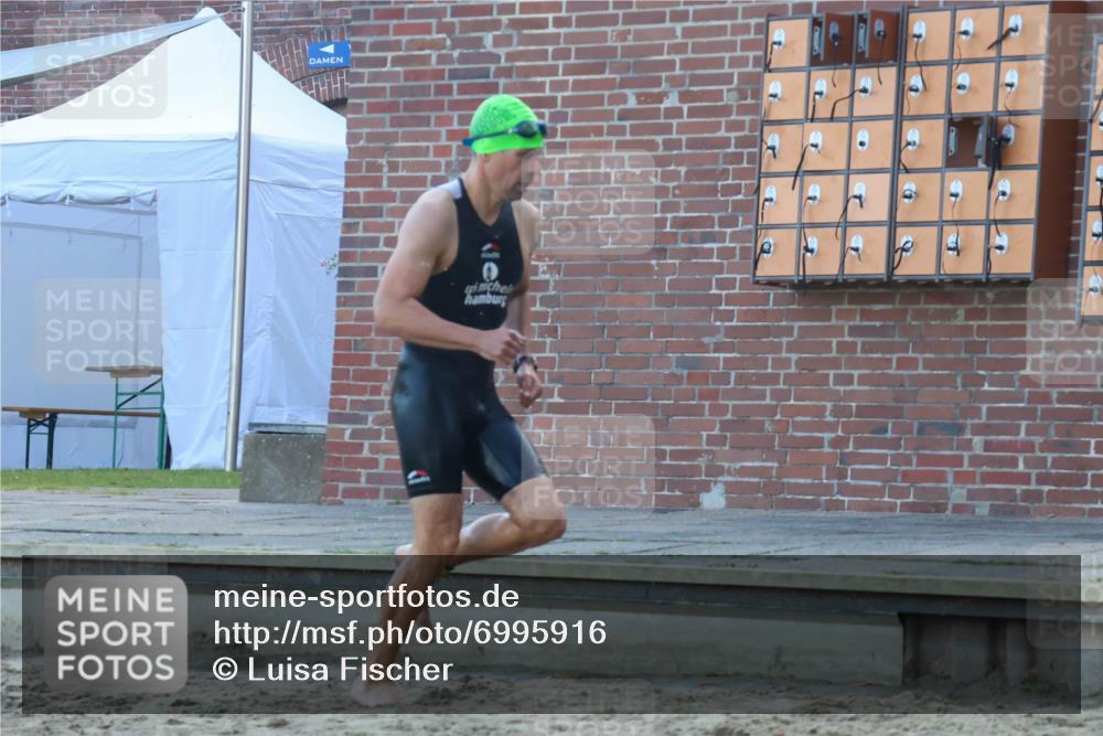 08.09.2024 - Stadtparktriathlon Luisa Fischer http://msf.ph/oto/6995916 08.09.2024 08:47:27 Schwimmen 55 meine-sportfotos.de