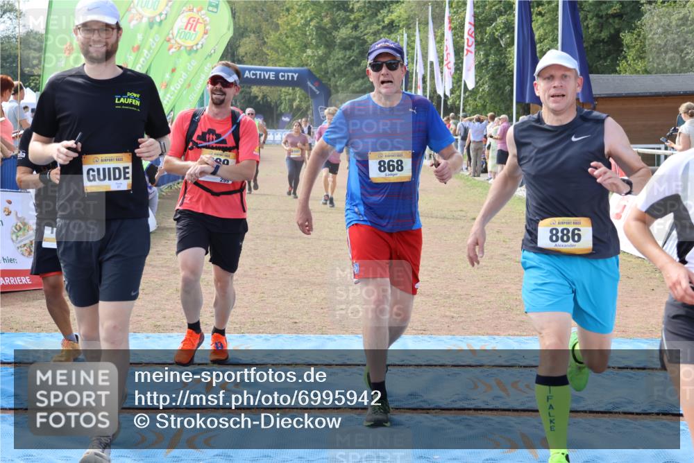 08.09.2024 - Airport Race Strokosch-Dieckow http://msf.ph/oto/6995942 08.09.2024 12:28:30 Ziel 26, 177, 299, 759, 831, 868, 886, 897, 1215, 1462, 1465, 2577, 3088 meine-sportfotos.de